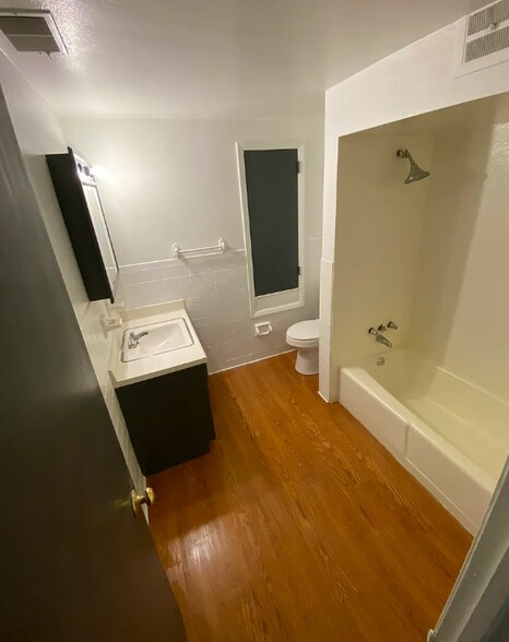 More Photos Of 14 E Pike St, Houston Apartments For Sale