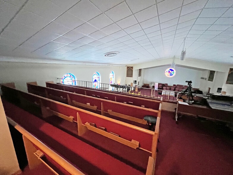 More Photos Of 600 S Grove St, Eustis Religious Facility For Sale