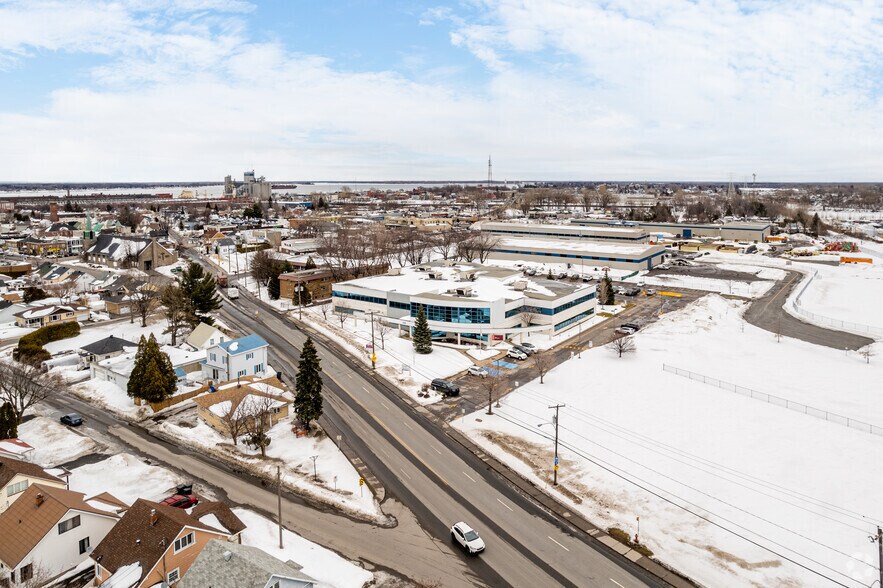 More Photos Of 1350 Ch Saint-Roch, Sorel-tracy Office For Lease