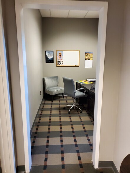 More Photos Of 9019 Overlook Blvd, Brentwood Office For Lease
