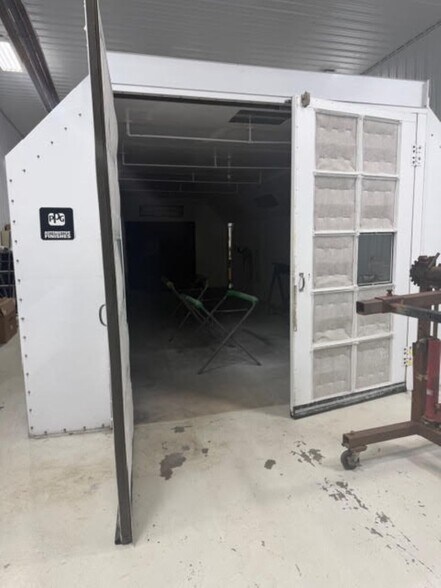 More Photos Of 6360 Dean Pky, Ontario Distribution For Sale