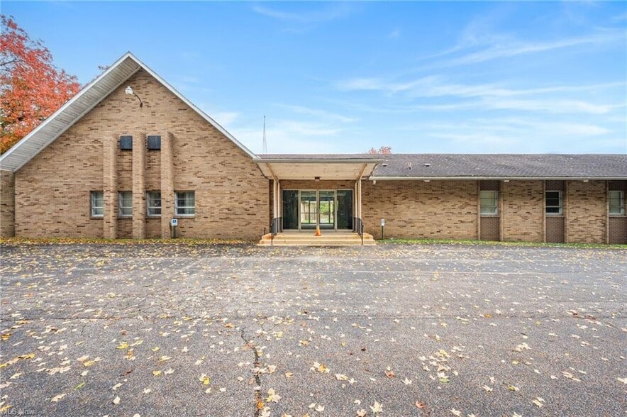 More Photos Of 1900 East Ave, Akron Religious Facility For Sale