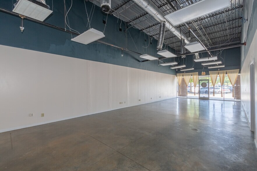 More Photos Of 4365-4373 Highway 24, Anderson Storefront Retail Office For Lease