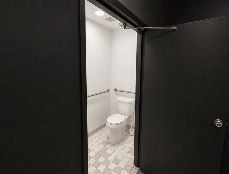 More Photos Of 6919 Lyons Ave, Houston Storefront Retail Office For Sale
