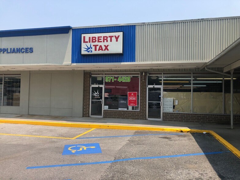 More Photos Of 920 N 3rd Ave, Chatsworth Storefront For Lease