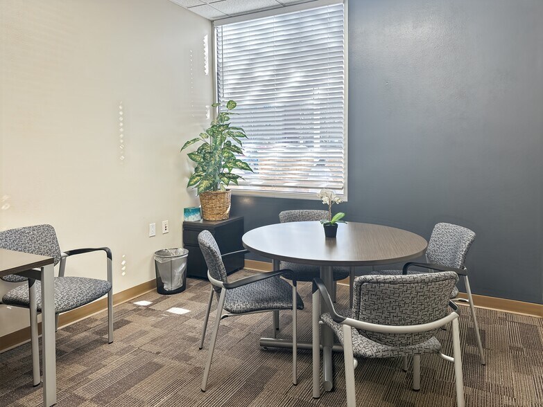 More Photos Of 4801 Lang Ave NE, Albuquerque Coworking Space
