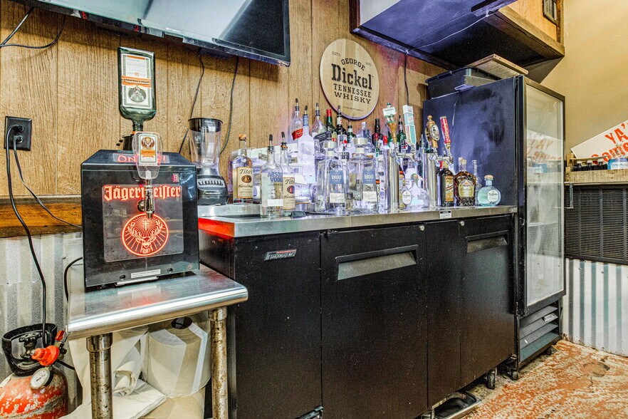 More Photos Of 131 New Warrington Rd, Pensacola Restaurant For Sale