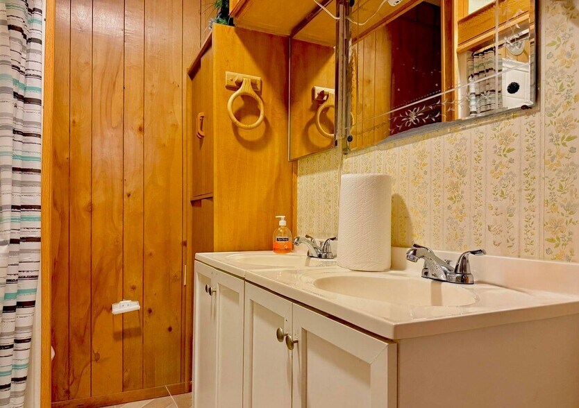 More Photos Of 101 Sesame St, Palatka Specialty For Sale