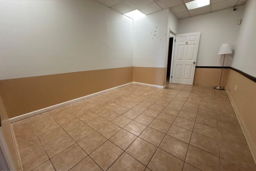 More Photos Of 235 Dongan Hills Ave, Staten Island Medical For Lease