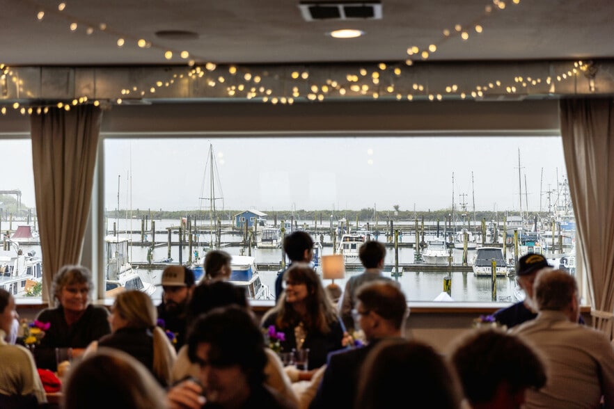 More Photos Of 147 Howerton Ave, Ilwaco Hotel For Sale