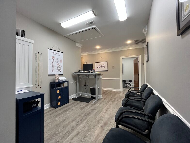 More Photos Of 9710-9718 Sam Furr Rd, Huntersville Medical For Lease