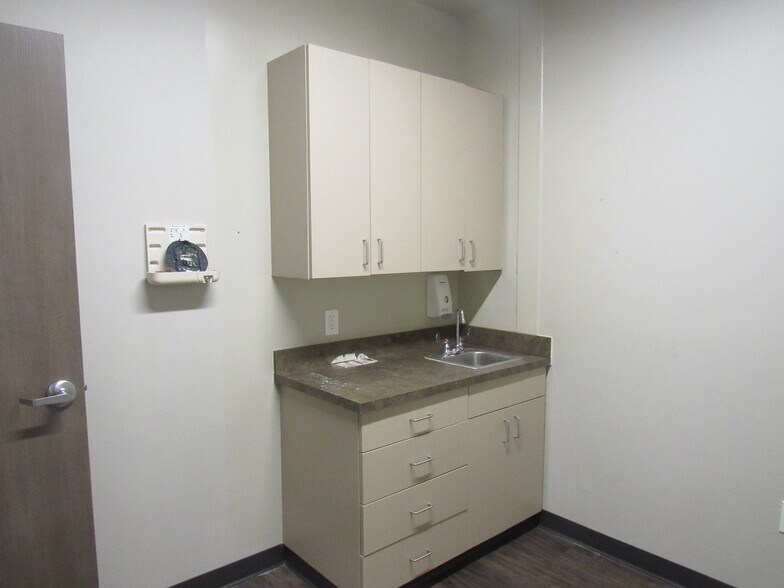 More Photos Of 595 W FM 120, Pottsboro Office For Lease