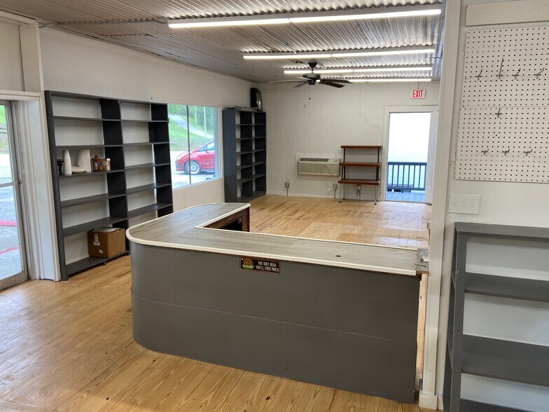 More Photos Of 3971 Wolf Pen Gap Rd, Suches Convenience Store For Lease