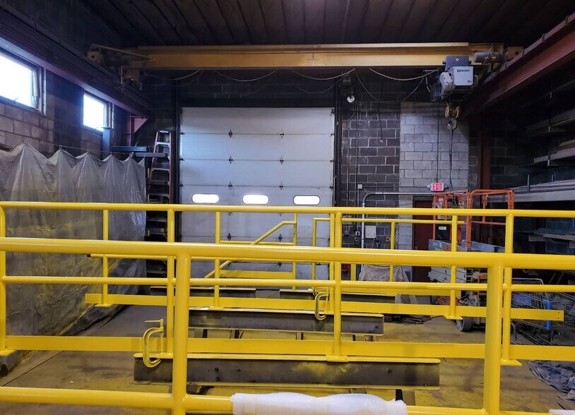 More Photos Of 154 N Cedar St, Hazleton Manufacturing For Sale