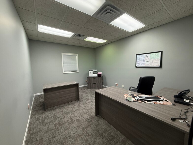 More Photos Of 150 E Fire Tower Rd, Winterville Office Residential For Lease