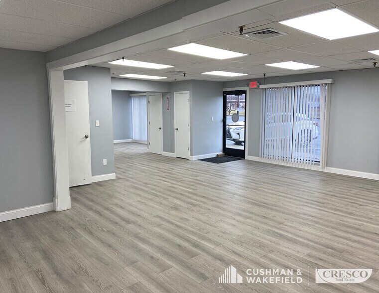 More Photos Of 6800-6898 Engle Rd, Middleburg Heights Manufacturing For Lease