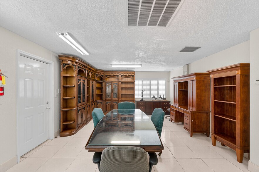 More Photos Of , El Paso Office For Sale