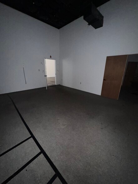 More Photos Of 4715 Main St, Houston Unknown For Lease