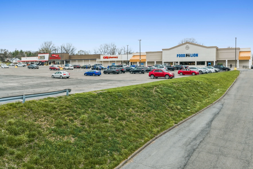 Primary Photo Of 1380 E Main St, Wytheville Supermarket For Sale