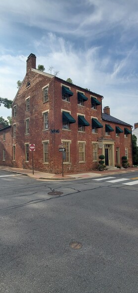 Primary Photo Of 30 N King St, Leesburg Office For Sale