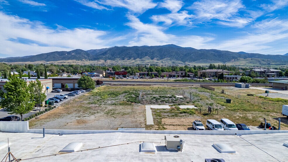 More Photos Of 410 W J St, Tehachapi Light Manufacturing For Sale