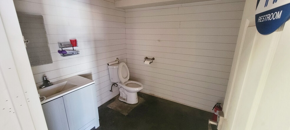 More Photos Of 13902 Harbor Blvd, Garden Grove Light Manufacturing For Sale