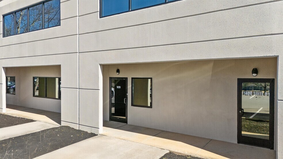 More Photos Of 1820 Midpark Rd, Knoxville Light Distribution For Lease