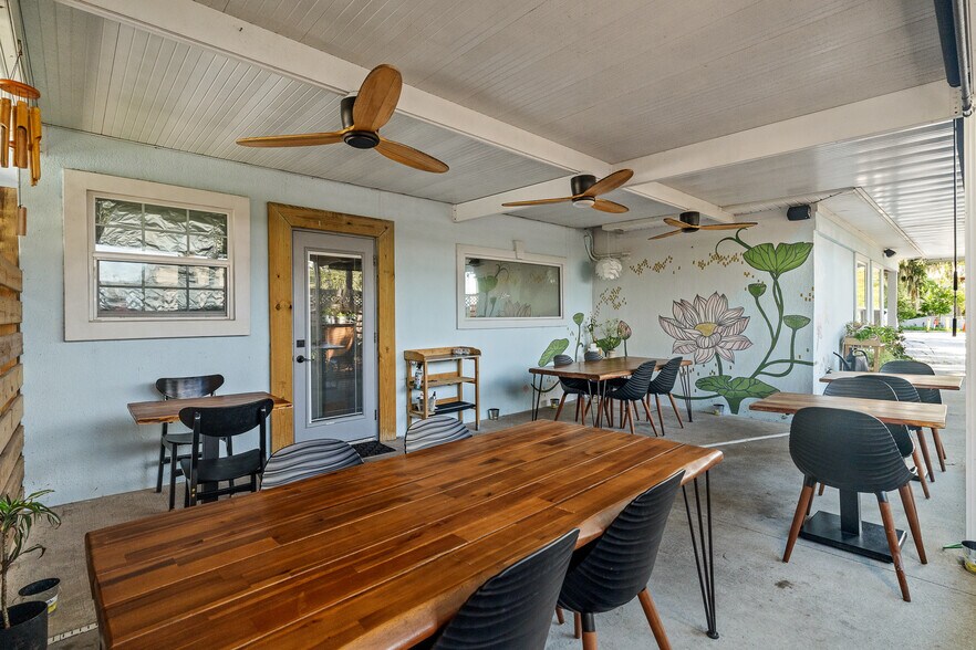 More Photos Of 56 Grove Ave, Saint Augustine Restaurant For Sale