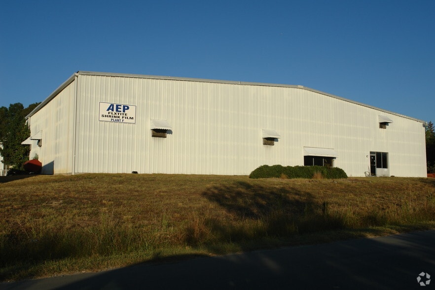 Primary Photo Of 204 Warehouse Dr, Matthews Warehouse For Sale