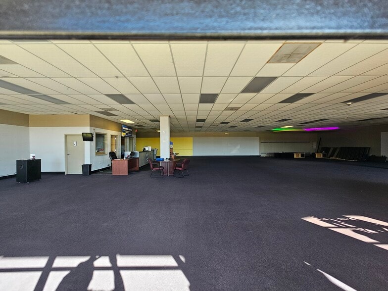 More Photos Of 11657 Gulf Fwy, Houston Unknown For Lease