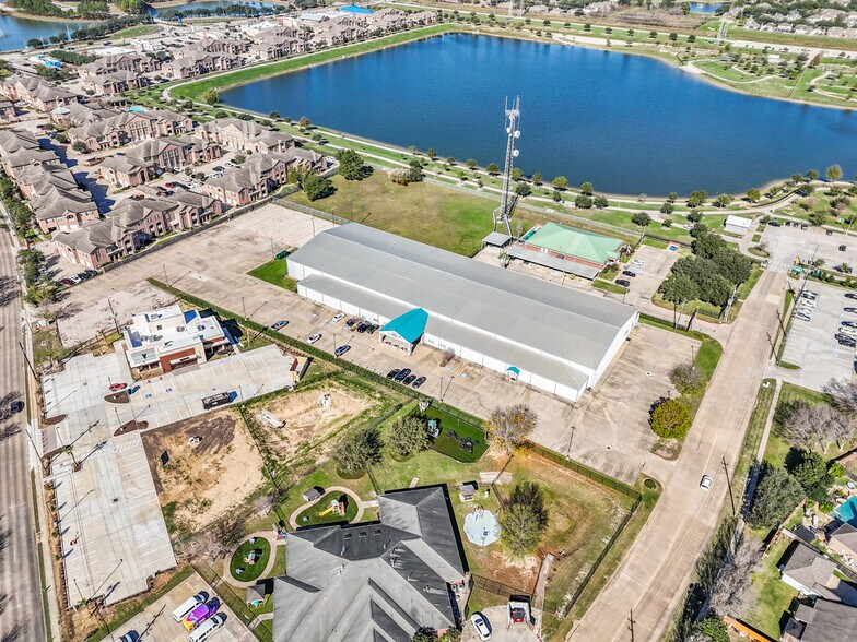More Photos Of 8835 Wheat Cross Dr, Houston Freestanding For Sale