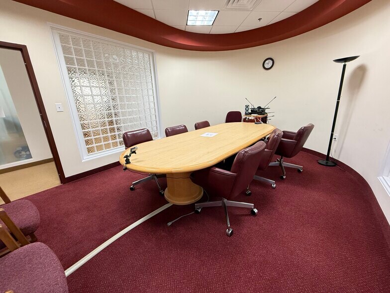 More Photos Of 4229 Lafayette Center Dr, Chantilly Business Park For Sale