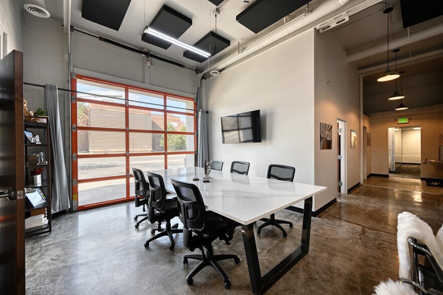 More Photos Of 1901 Jackson St, Golden Storefront Retail Office For Sale