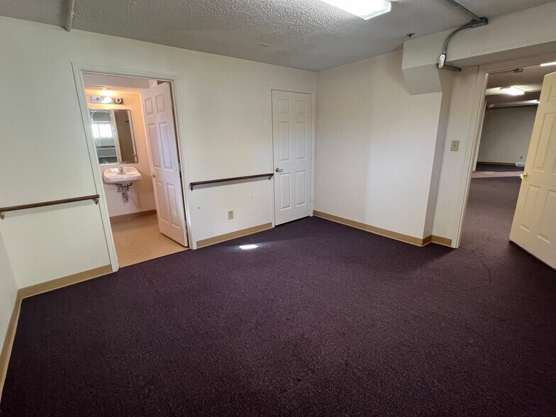 More Photos Of 127 S Sixth St, Warner Robins Apartments For Sale