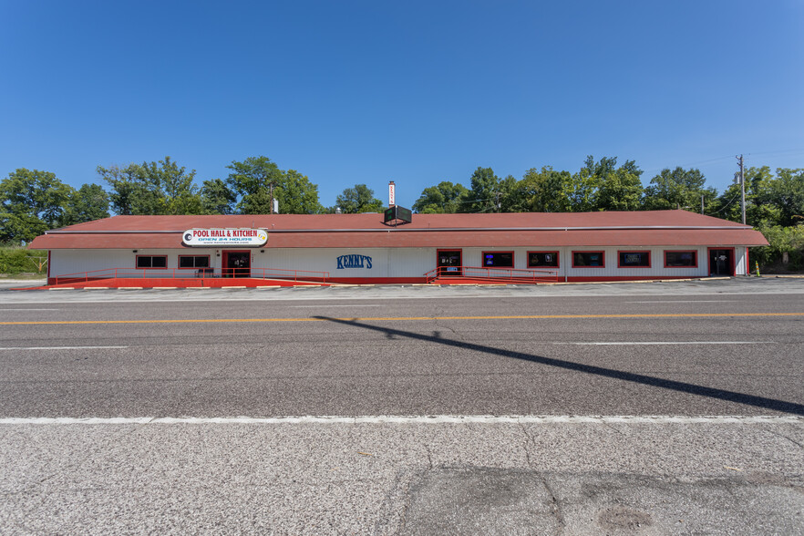 Primary Photo Of 7045 US Highway 61 67, Barnhart Restaurant For Sale