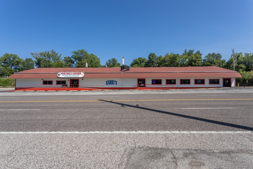 Primary Photo Of 7045 US Highway 61 67, Barnhart Restaurant For Sale