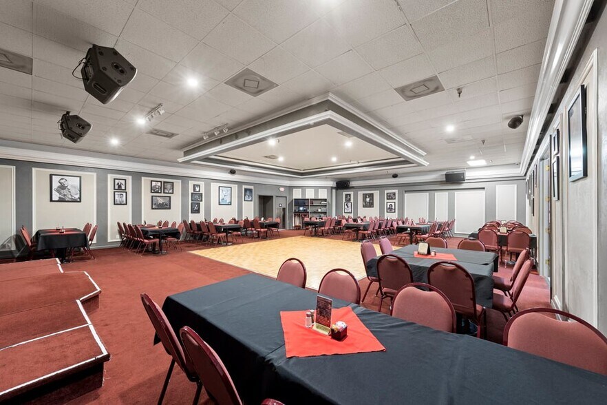 More Photos Of 4725 Vincennes Blvd, Cape Coral Restaurant For Sale
