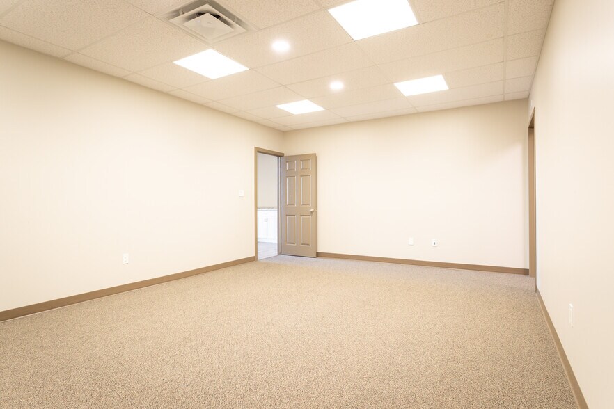 More Photos Of 4304 40 Av, Lloydminster General Retail For Lease