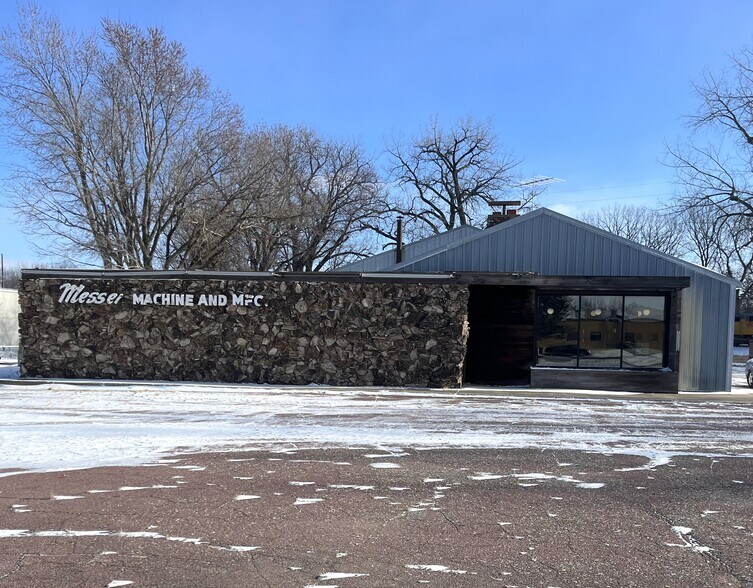Primary Photo Of 1755 1st Ave N, Windom Warehouse For Sale
