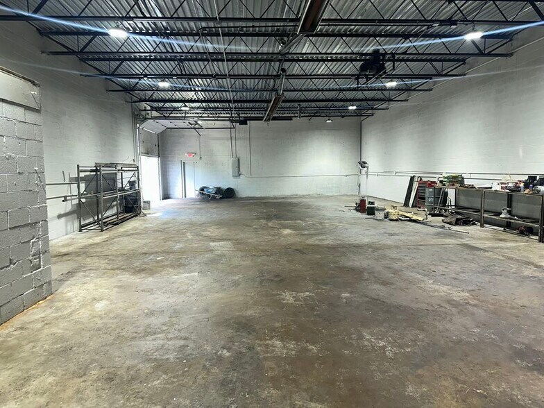 More Photos Of 18090 Mount Elliott St, Detroit Warehouse For Sale