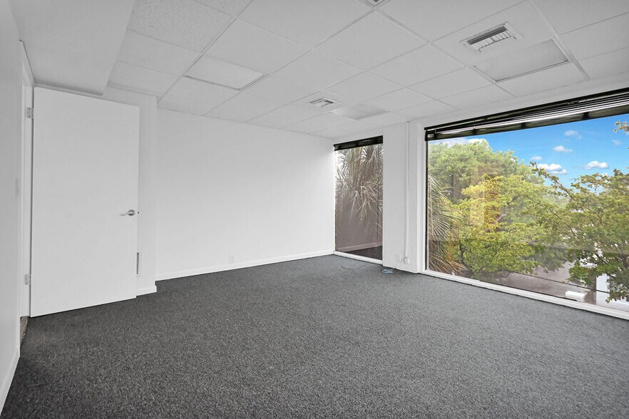 More Photos Of 150 E Davie Blvd, Fort Lauderdale Medical For Lease