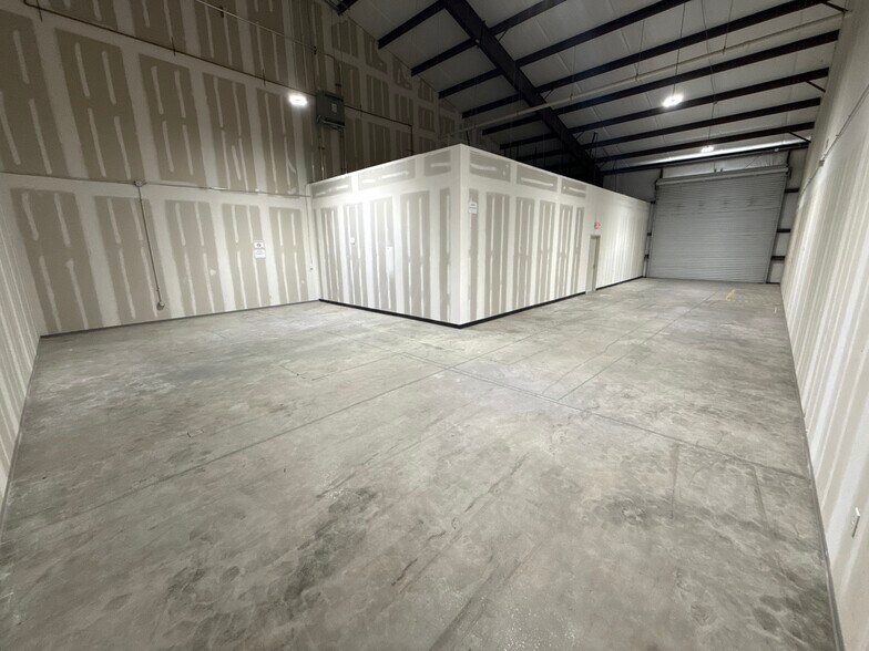 More Photos Of 27347 W Hardy Rd, Spring Warehouse For Lease