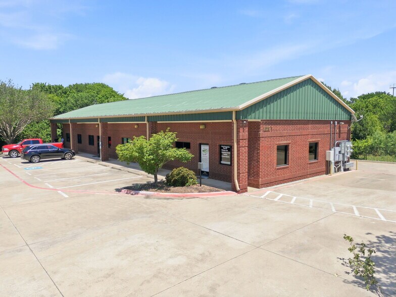 More Photos Of 519 Bennett Ln, Lewisville Flex For Sale