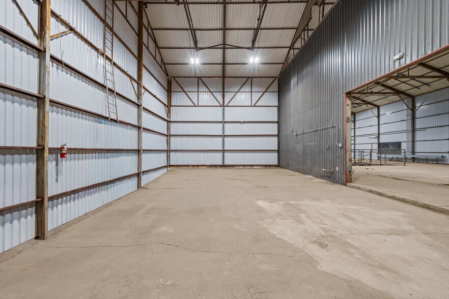 More Photos Of 1809 114 Hwy, Levelland Industrial For Lease