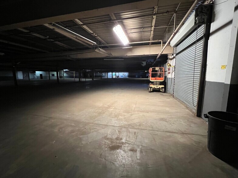 More Photos Of 44-49 Venner Rd, Amsterdam Manufacturing For Lease