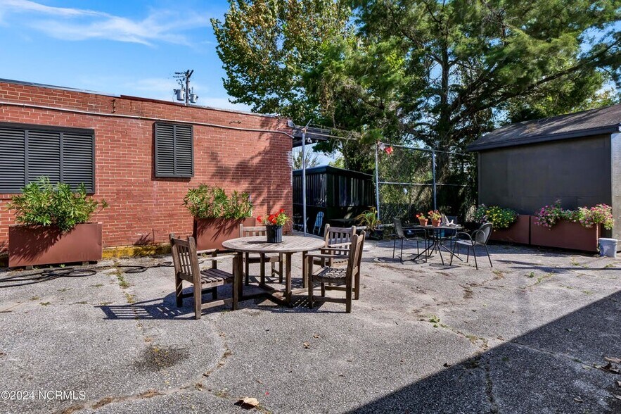 More Photos Of 1120 Princess St, Wilmington Storefront For Sale