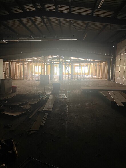 More Photos Of 379 Highway 43, Pelahatchie Research And Development For Sale