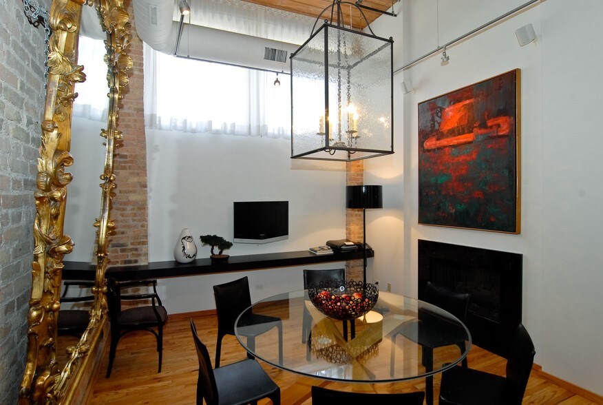 More Photos Of 1327 W Washington Blvd, Chicago Loft Creative Space For Lease