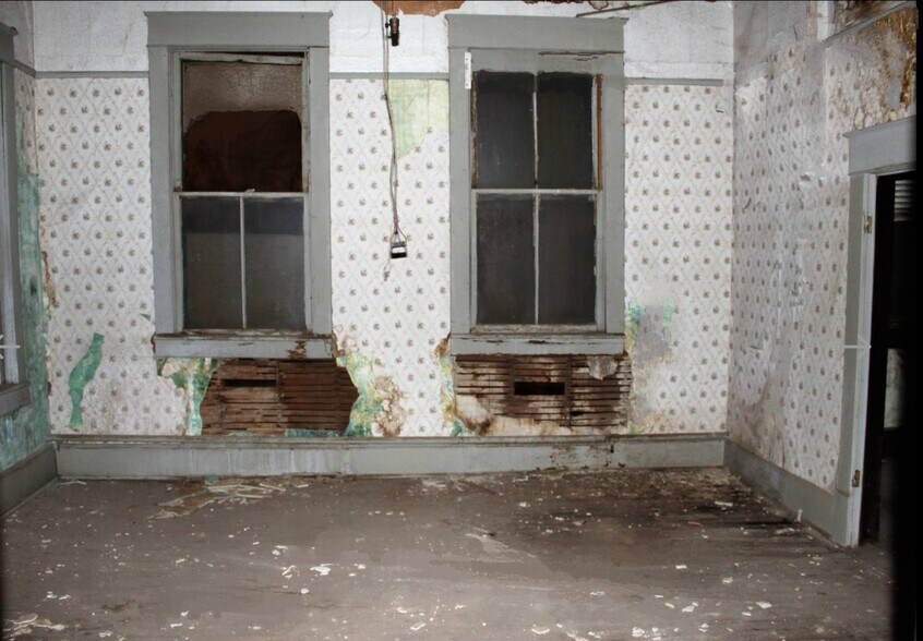 More Photos Of 120 N Main St, Waurika General Retail For Sale