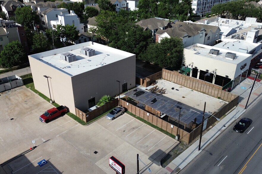 More Photos Of 5316 Washington Ave, Houston Bar For Lease